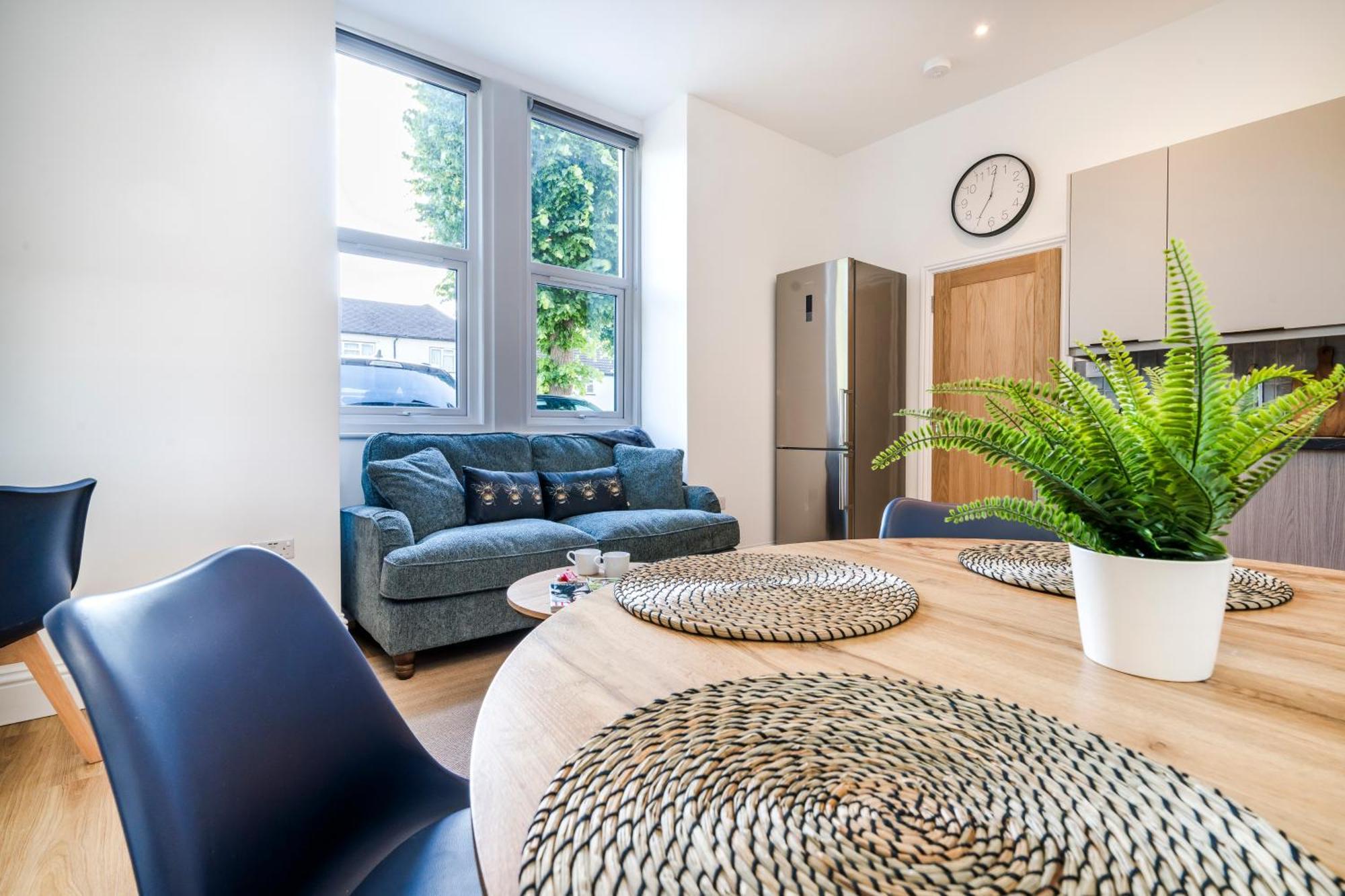 Cozy 2 Bedroom Apartment In Sutton Sutton  Exterior foto